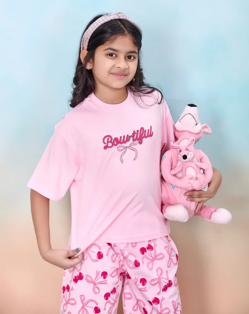 أرتيميا طقم بناتي قصير مطبوع بفيونكات فاخر قطعتان - بلوزة وسروال